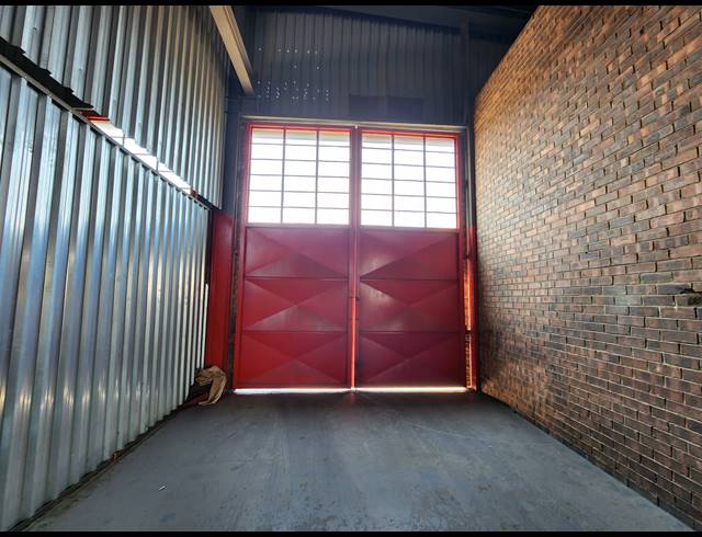 440M² MINI FACTORY FOR SALE IN DRIEHOEK